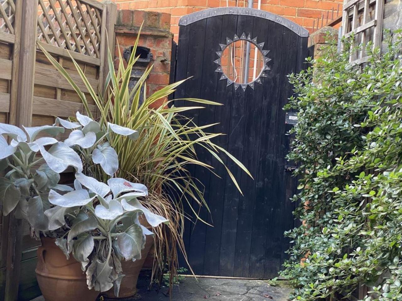 Deluxe Three Bed Bnb In Henley-On-Thames Near Station River & Town Centre Extérieur photo